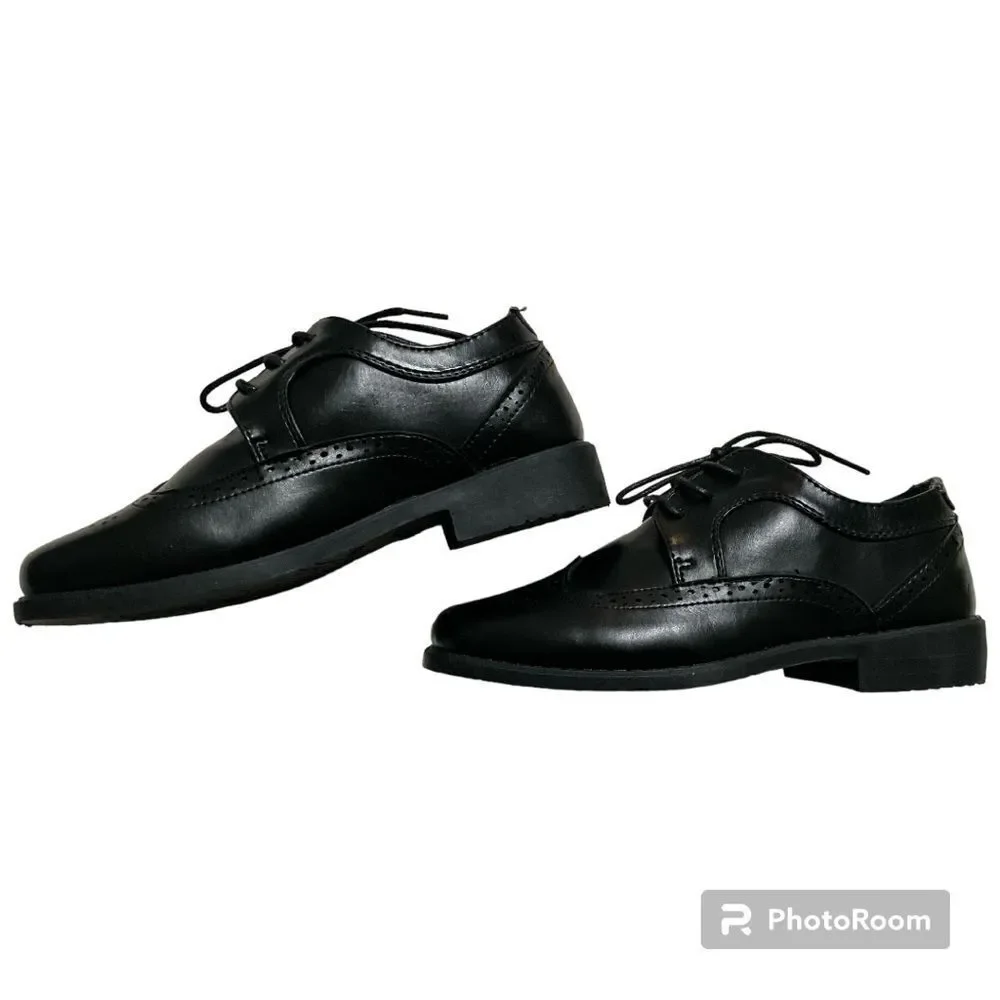 Josmo classic dress wing tip Oxford shoes. NWOT